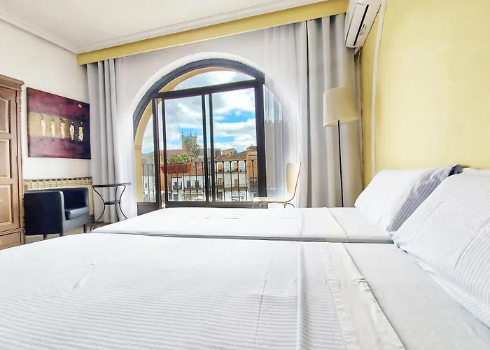 Hostal Martes Cáceres Plaza Mayor - Tercer piso SIN ascensor